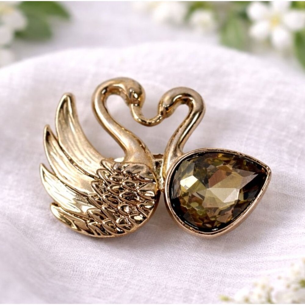 Vintage Swan Brooch With Amber Glass Stone Romantic Love Birds Pin Gold Tone Fig